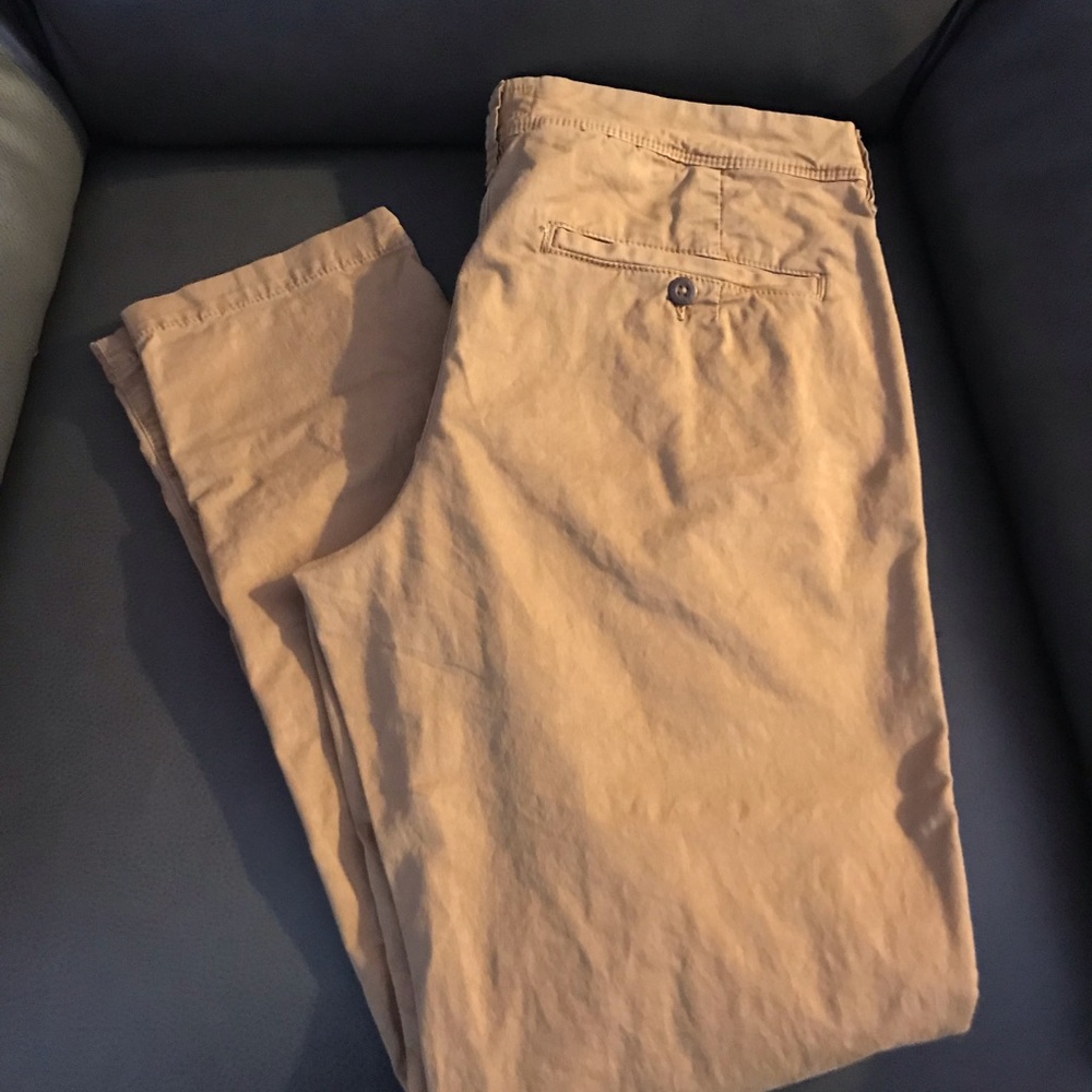 Men’s America Eagle skinny extreme flex khakis